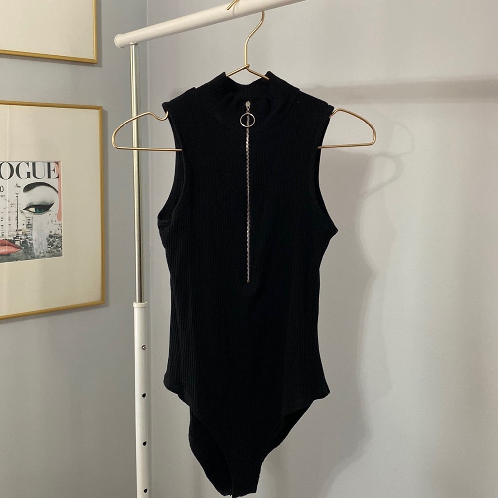 adika sleeveless ribbed bodysuit with ring zipper